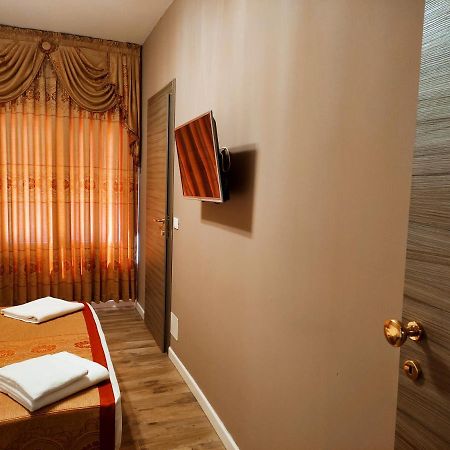 Hotel Venice Tour Местре Екстериор снимка