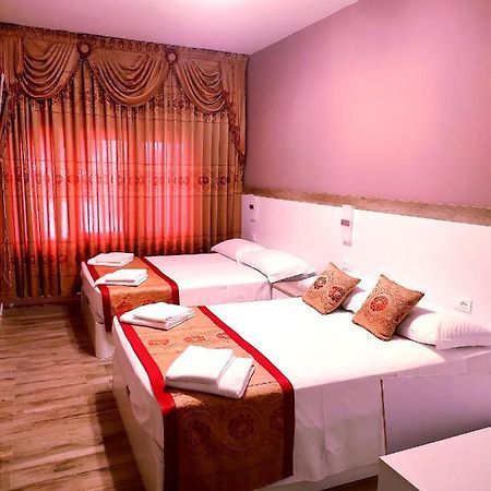 Hotel Venice Tour Местре Екстериор снимка